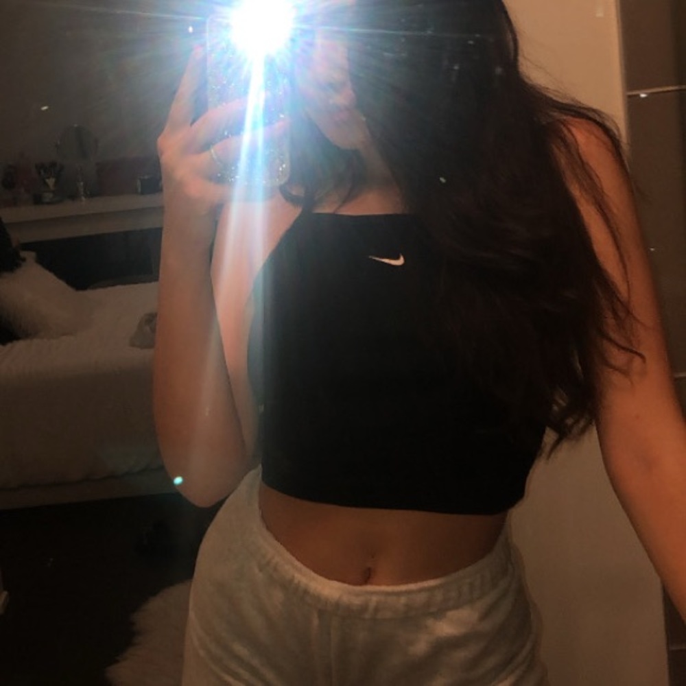 Nike Cropped Tank - Picture 5 of 5